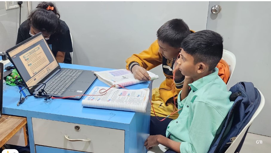 Laptop Donation to Shravasti Yuva Sevabhavi Sanstha